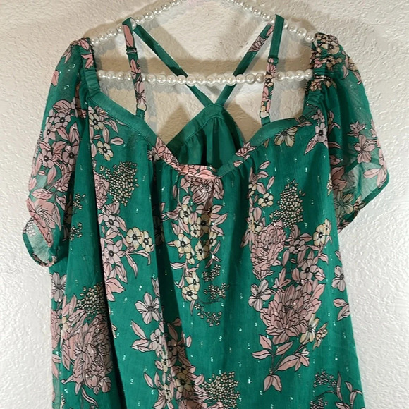 TORRID Cold Shoulder Halter Top Crinkle Chiffon Floral Green Size 2 NEW - Picture 7 of 14